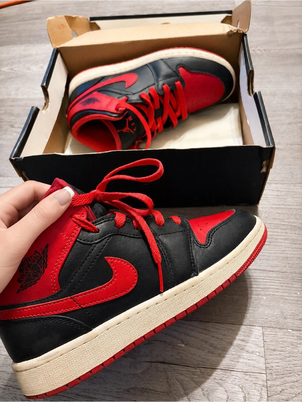 Air Jordan 1 Mid GS “Alternate Bred” (2022) | Kids Size 4Y ❤️🖤